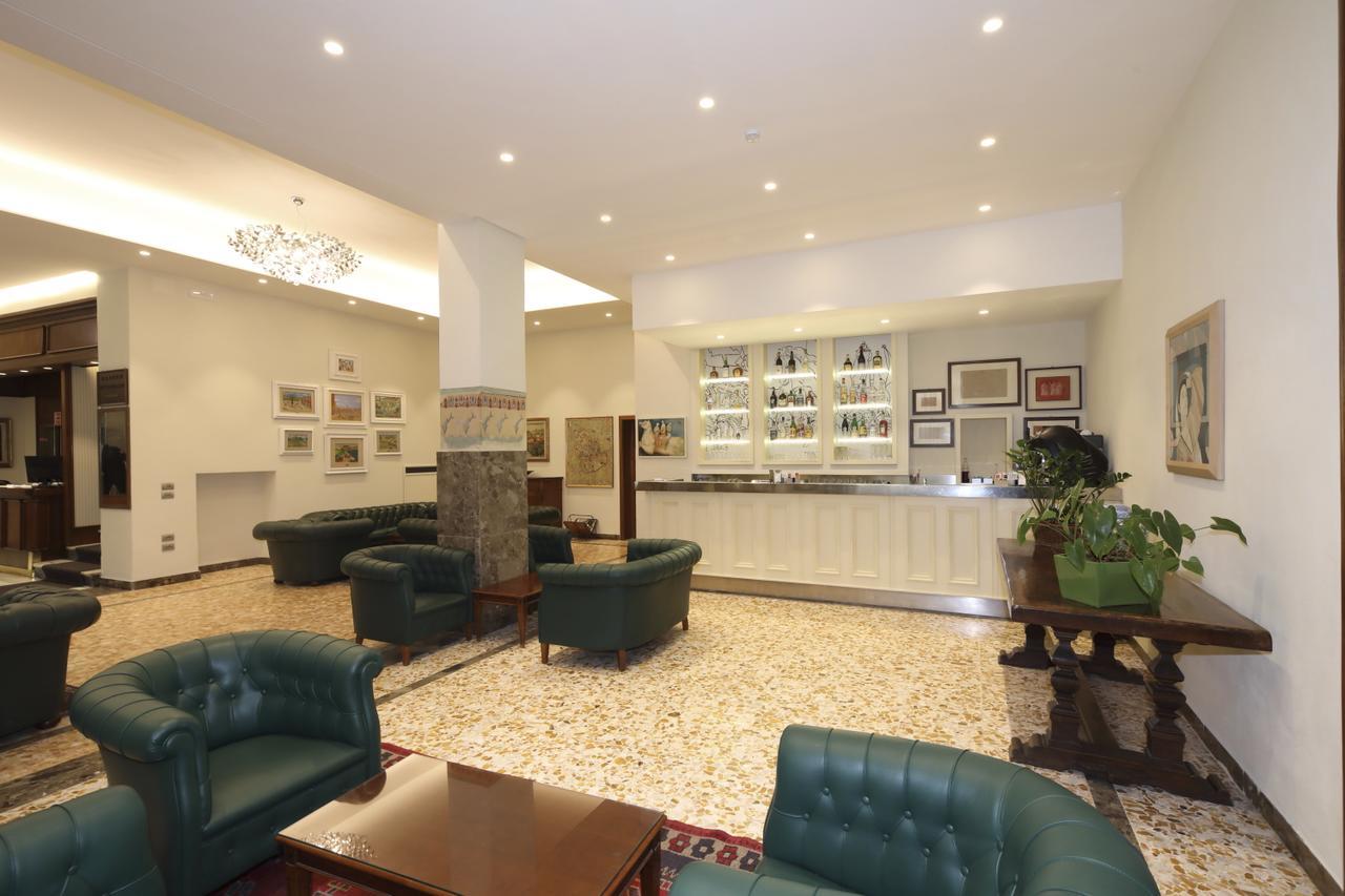 Moderno Hotel 3*