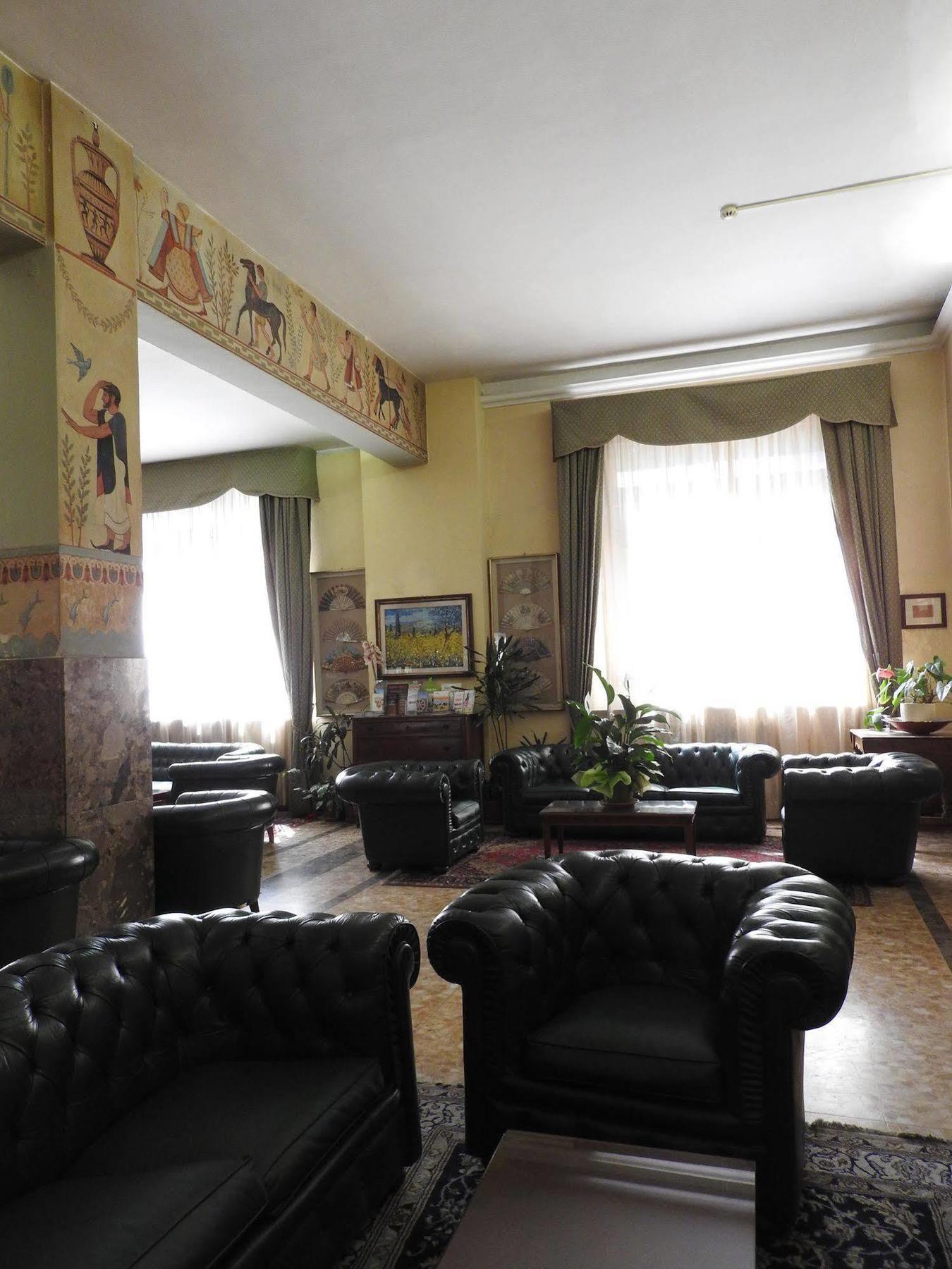 Hotel Moderno 3*